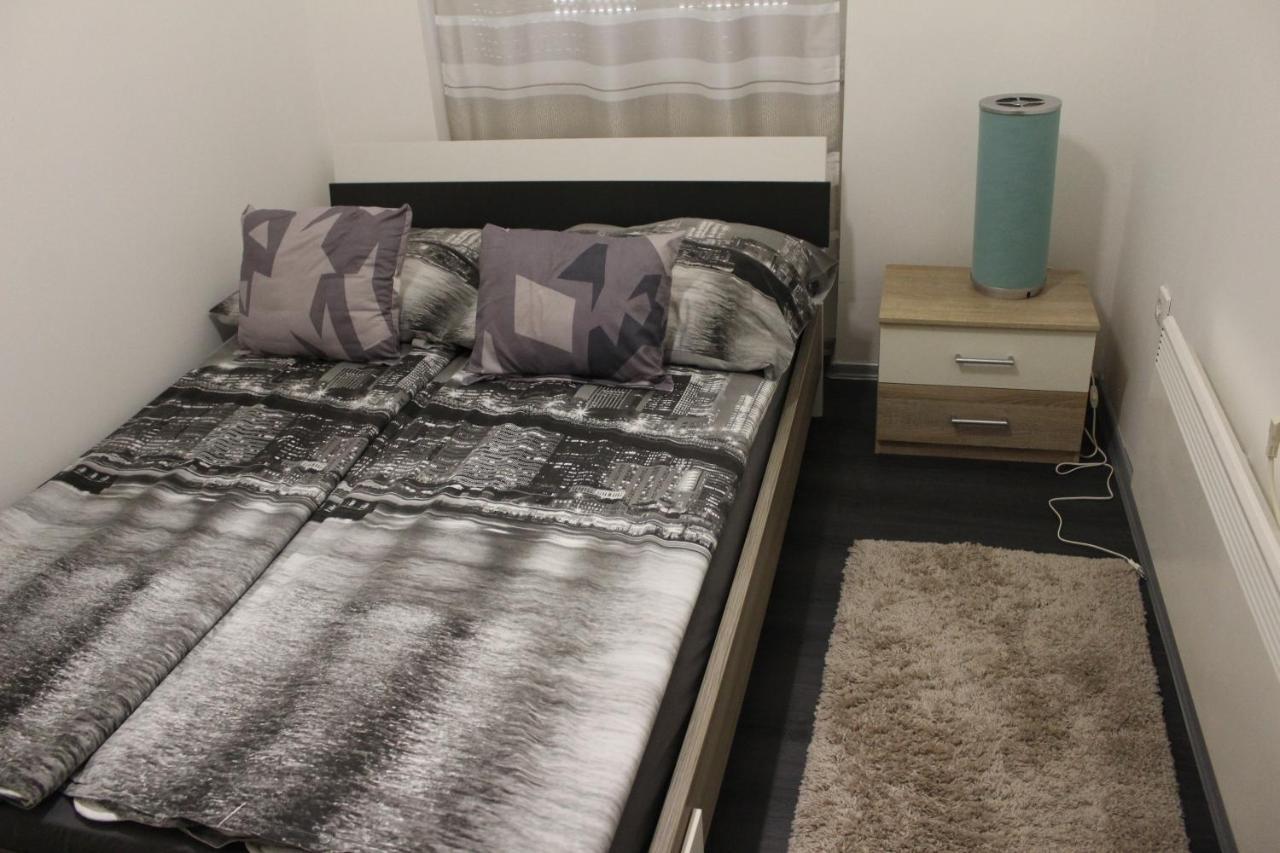 Zimmer Feri Vendeghaz Otel Abaújszántó Dış mekan fotoğraf